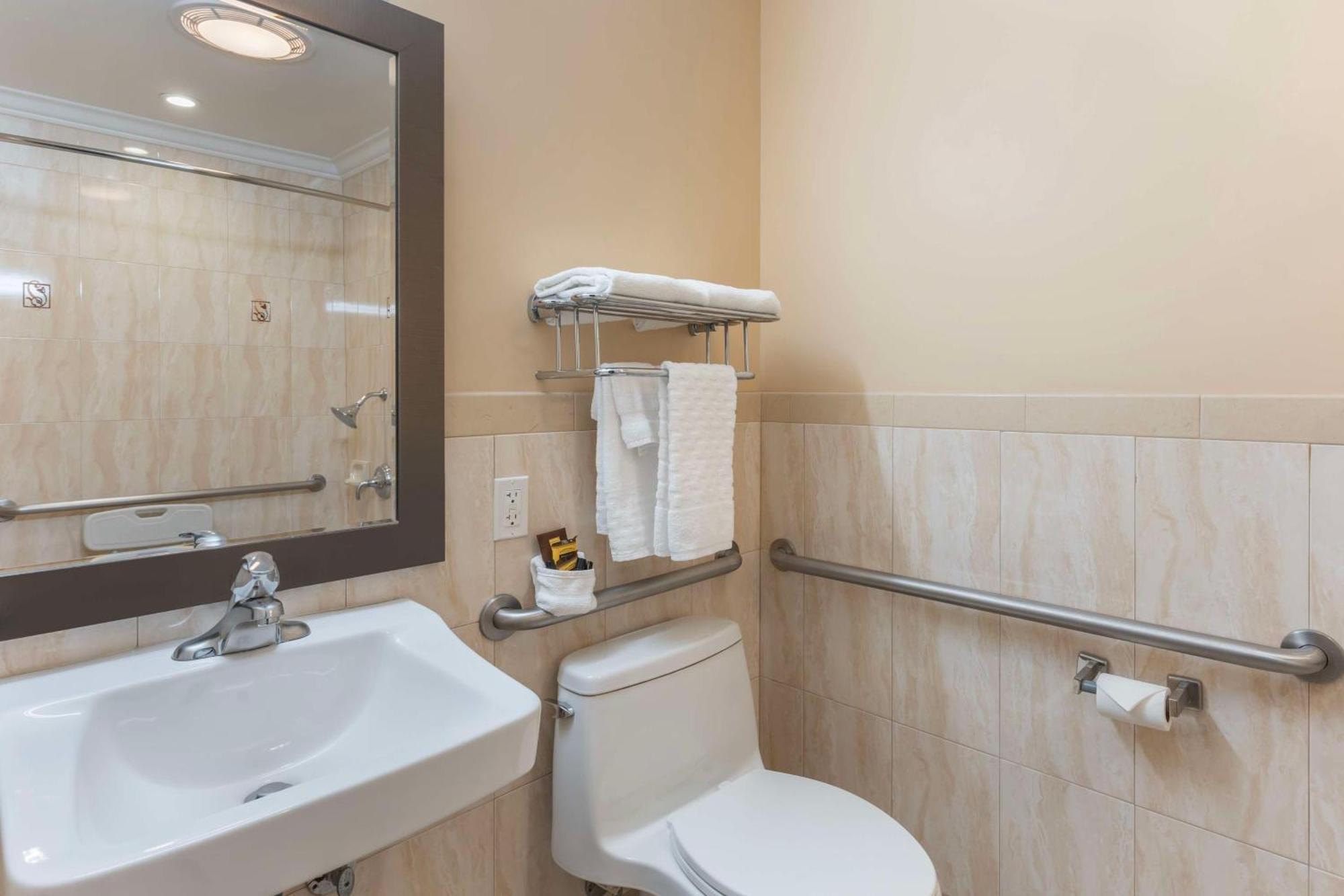 Best Western Plus Airport Plaza San Jose Exterior photo