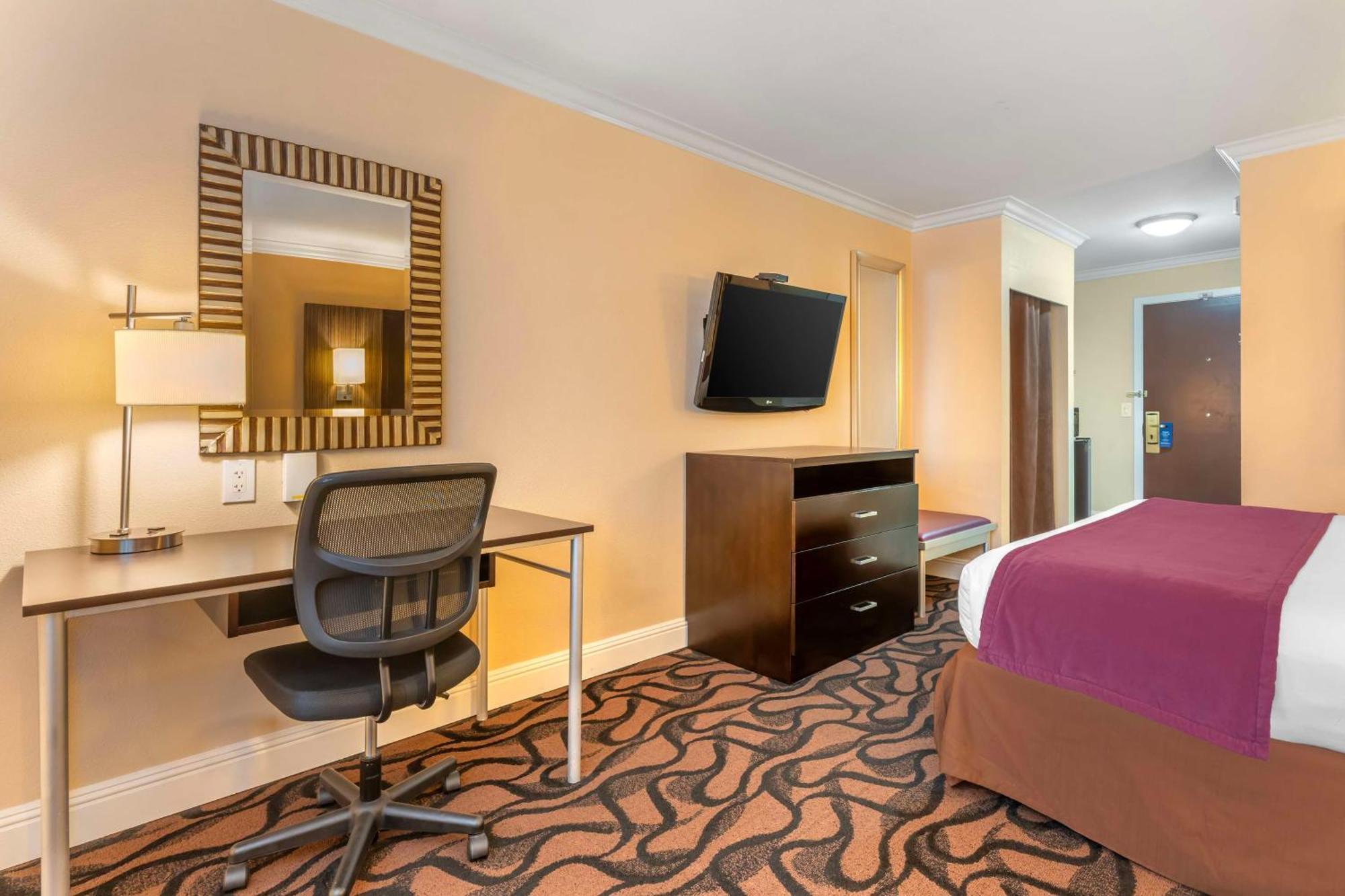 Best Western Plus Airport Plaza San Jose Exterior photo