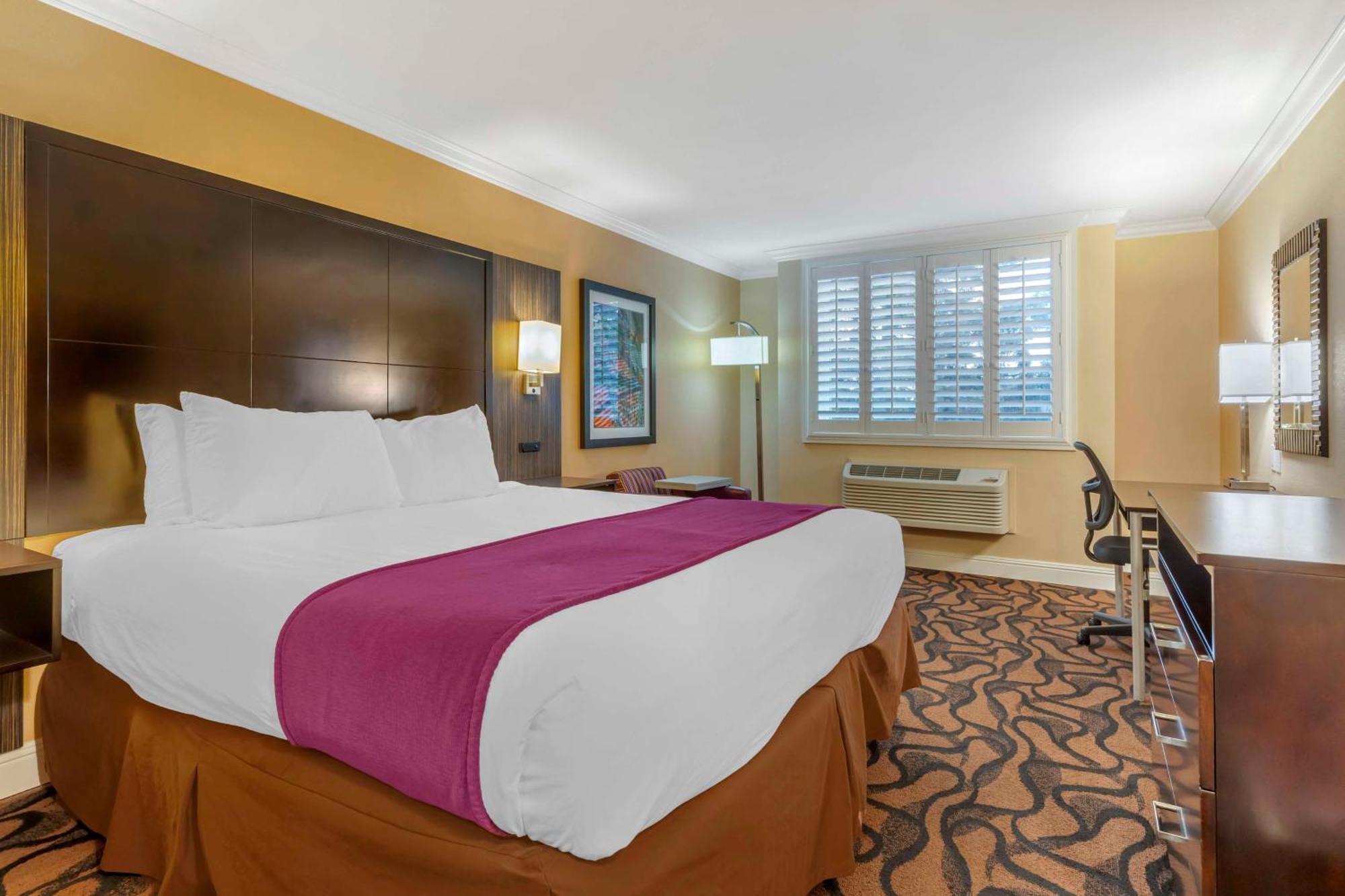 Best Western Plus Airport Plaza San Jose Exterior photo