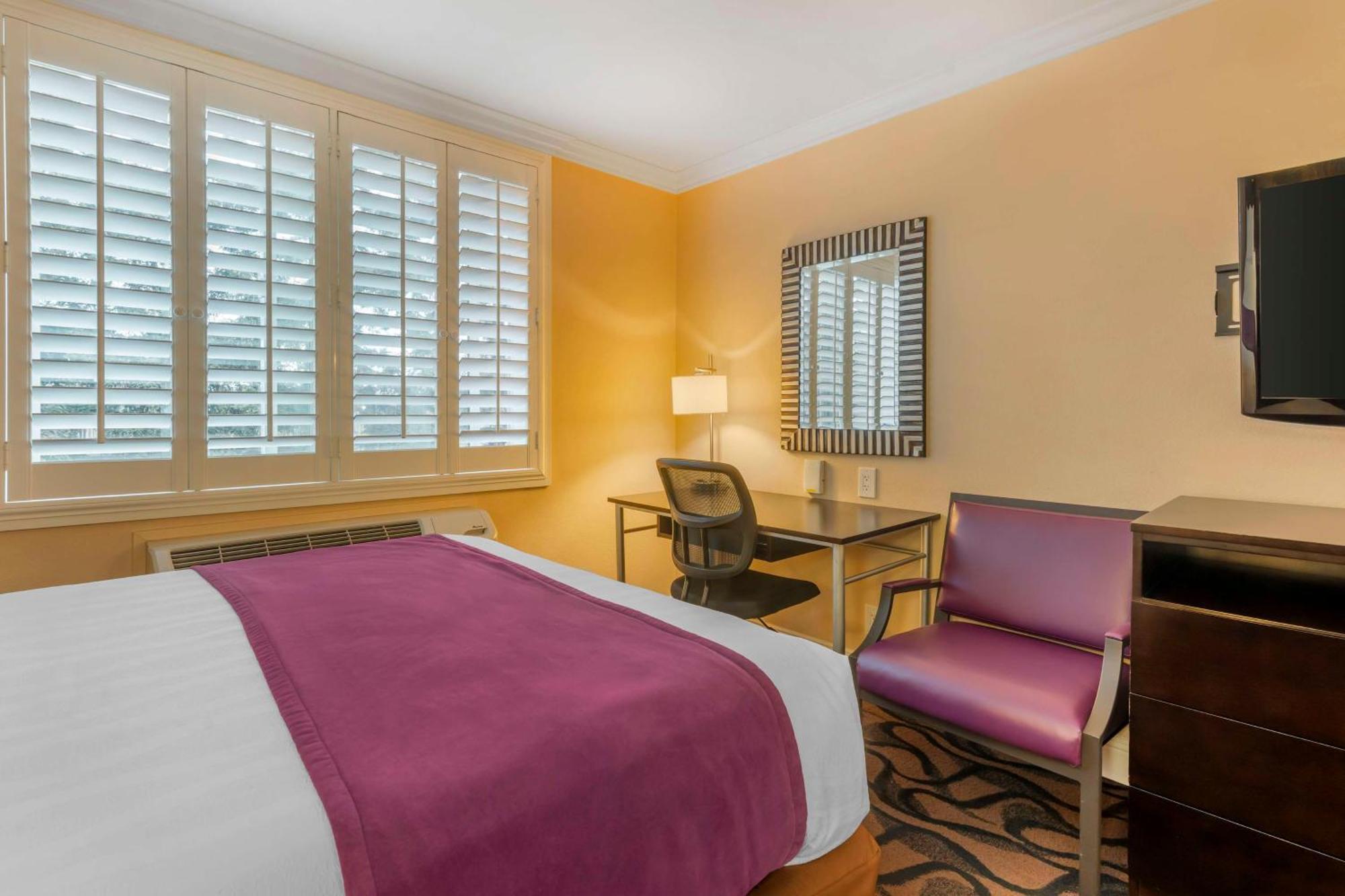Best Western Plus Airport Plaza San Jose Exterior photo