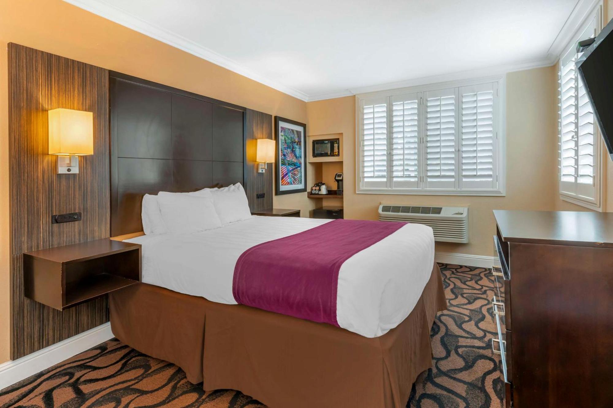 Best Western Plus Airport Plaza San Jose Exterior photo
