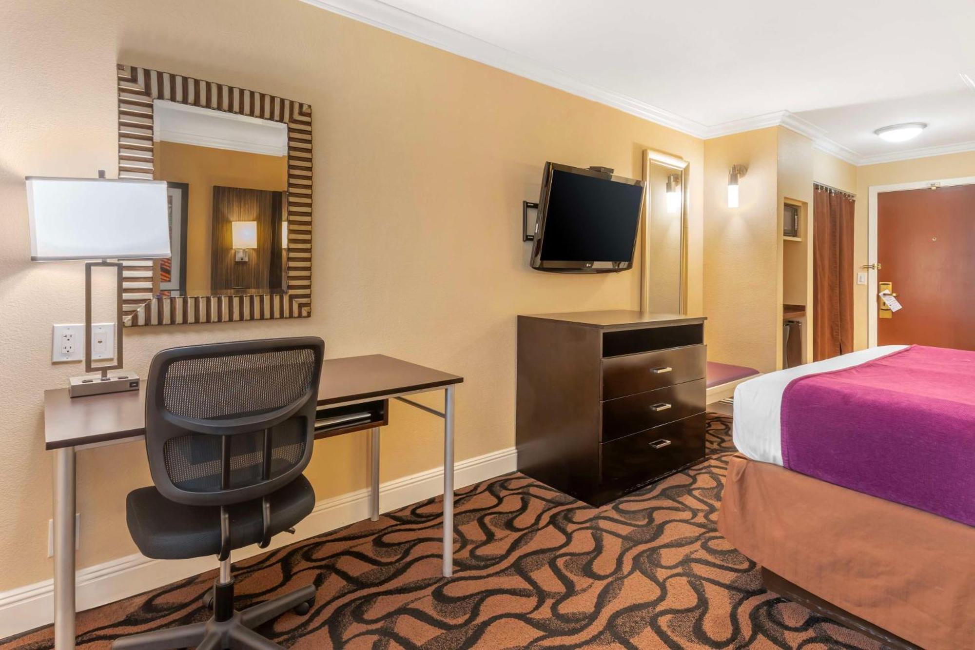 Best Western Plus Airport Plaza San Jose Exterior photo