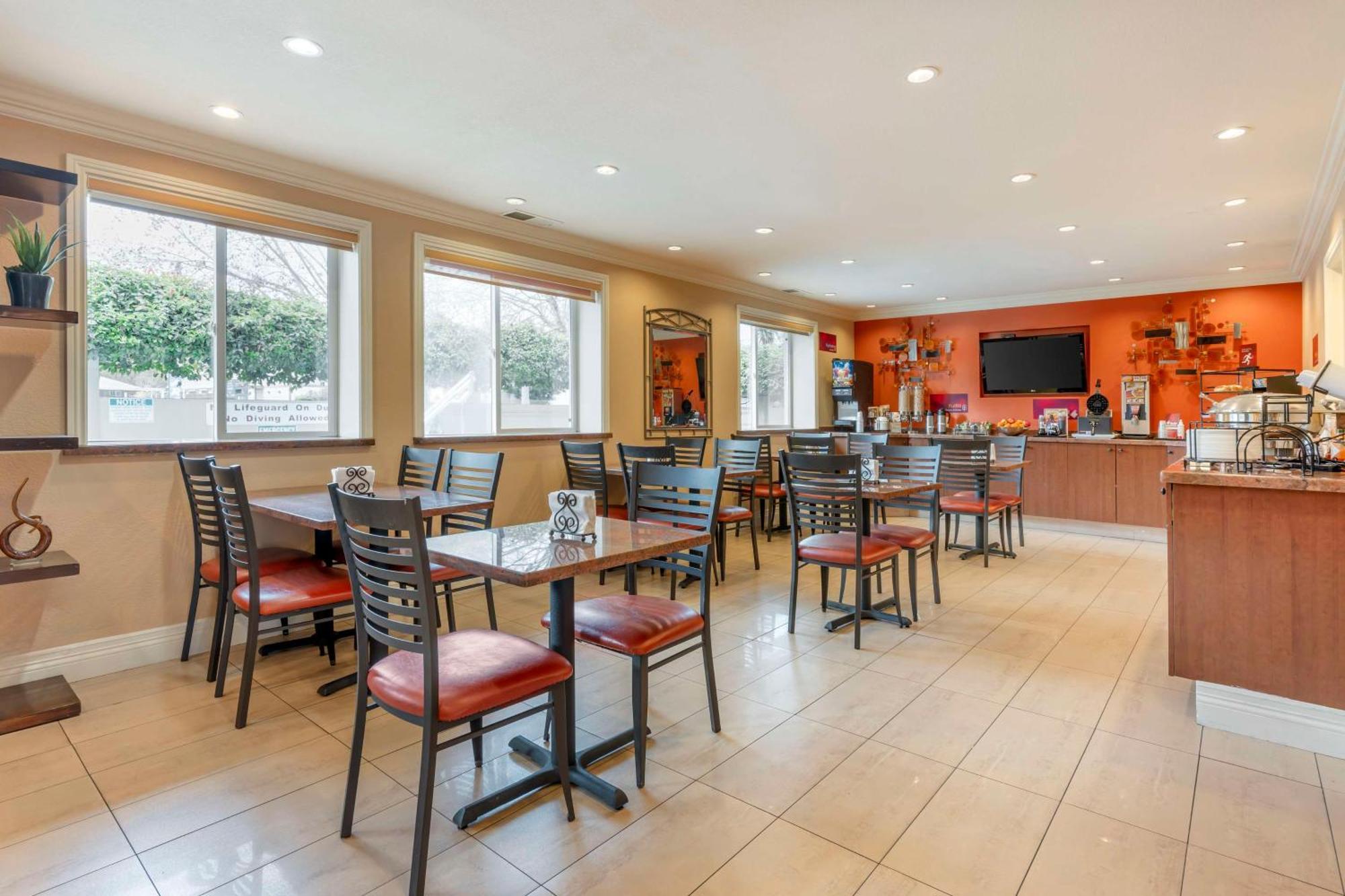 Best Western Plus Airport Plaza San Jose Exterior photo