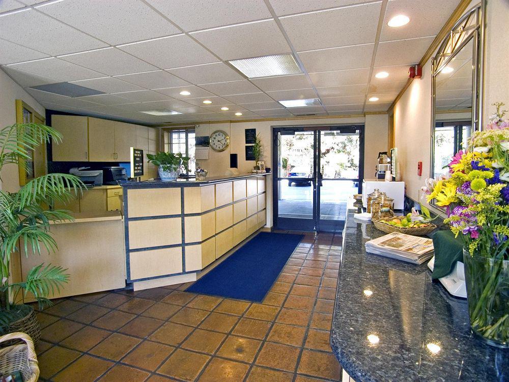Best Western Plus Airport Plaza San Jose Interior photo